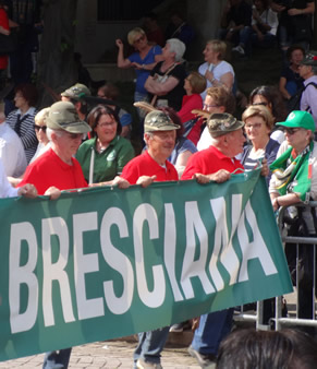 aspettando la sfilata